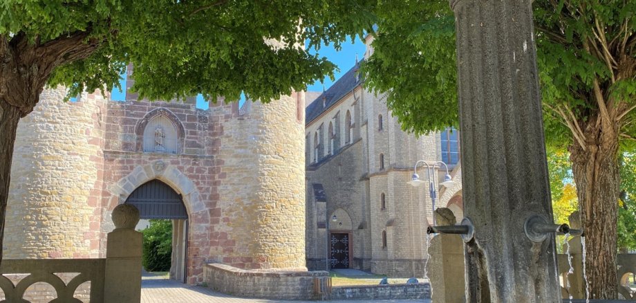 Brunnen und Burg Welschbillig 